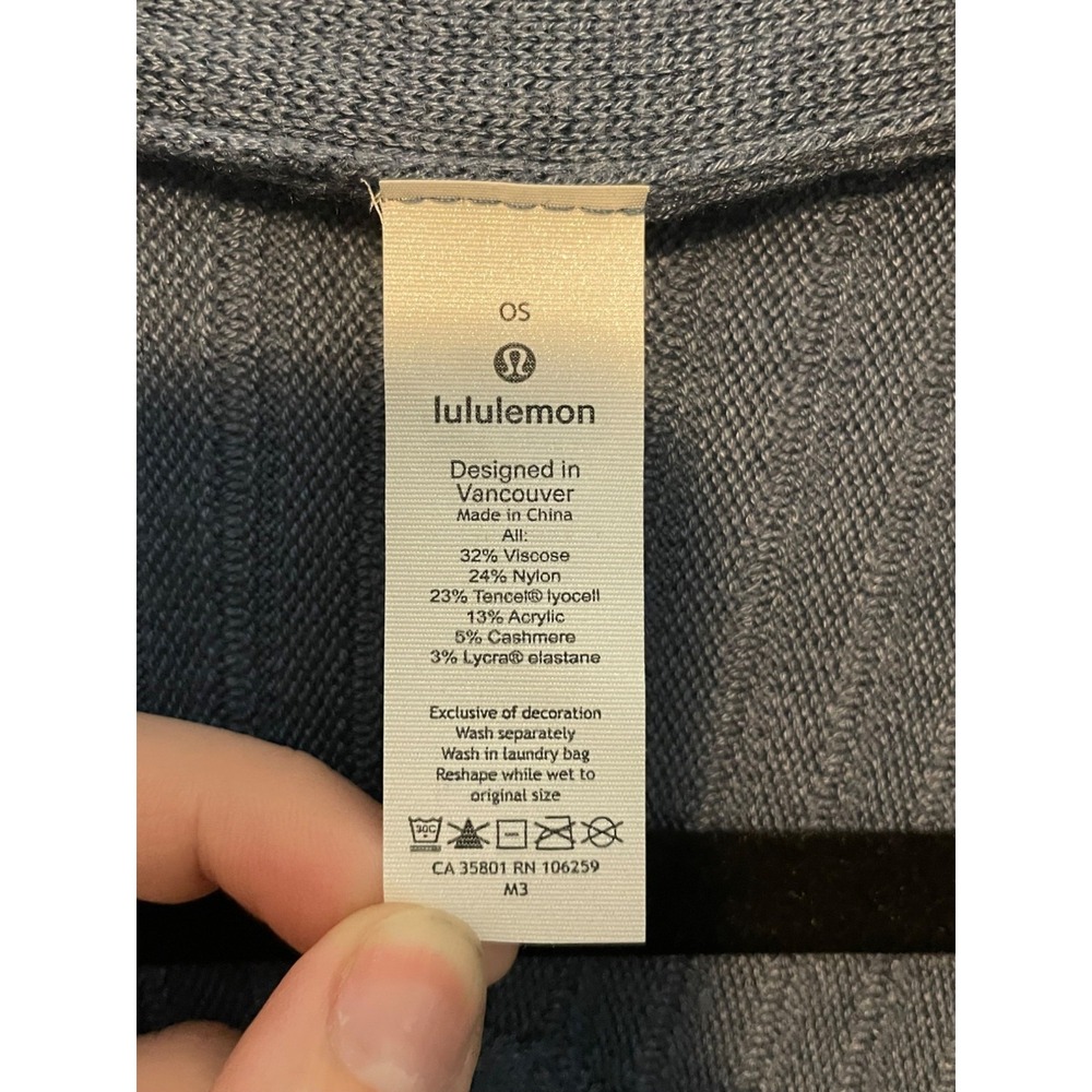 Lululemon Dream Weaver Wrap in Code Blue - Picture 6 of 6